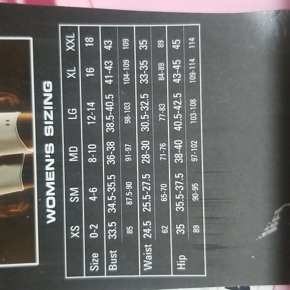 UNDER ARMOUR TANK TOP - Picture 6 of 13